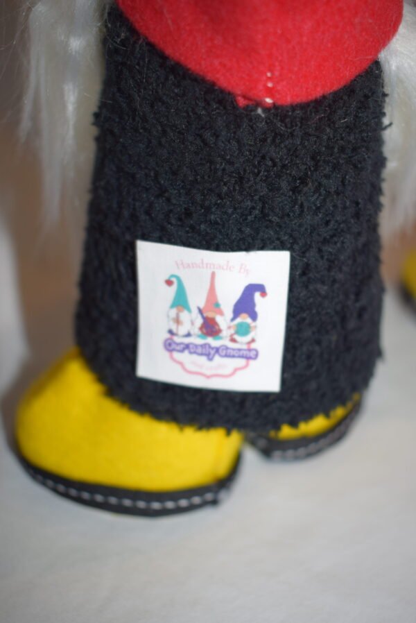 Our Daily Gnome Crafts Felt Minnie Mouse and Mickey Mouse Figures - Image 5