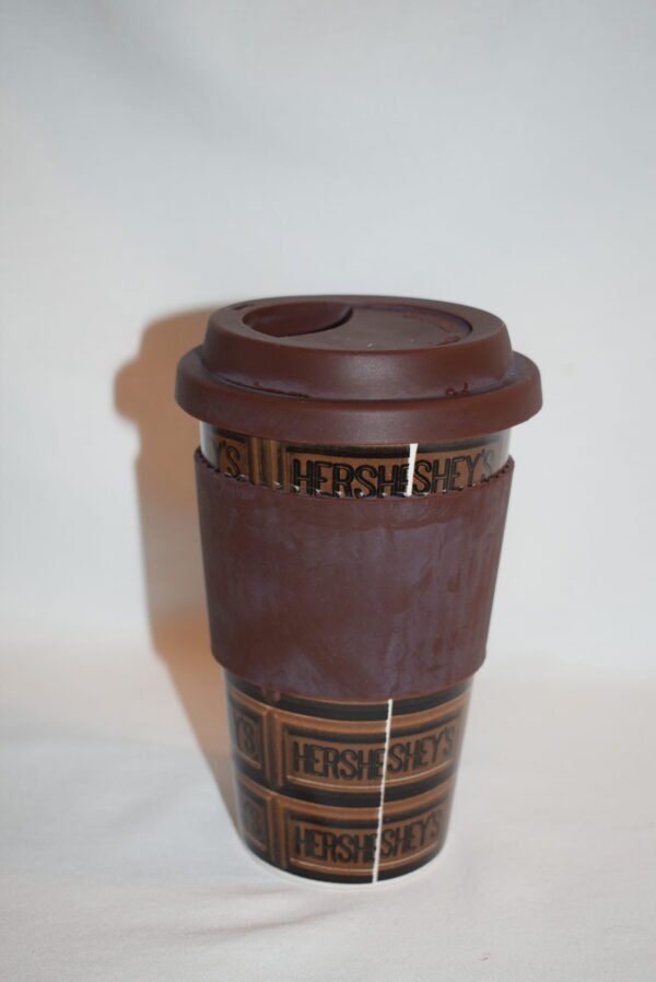 Galerie Hershey's Ceramic Travel Mug Cup with Silicone Lid and Grip - Image 2