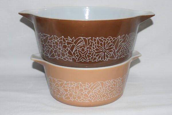 Pair Vintage Corning Pyrex Woodland 2.5 Qt and 1.5 Qt Casserole Bowls