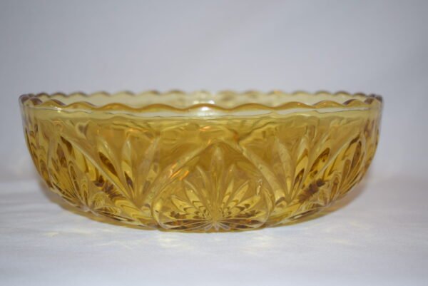 Vintage Anchor Hocking Honey Amber Starburst Medallion 8 Inch Serving Bowl