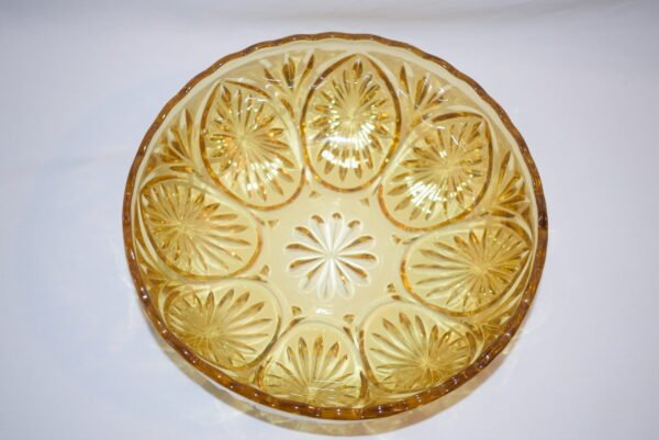 Vintage Anchor Hocking Honey Amber Starburst Medallion 8 Inch Serving Bowl - Image 4