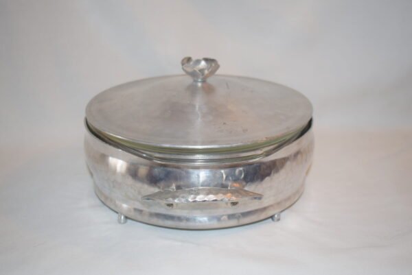 Vintage Pyrex and Hammered Aluminum Covered Casserole Dish - Image 2
