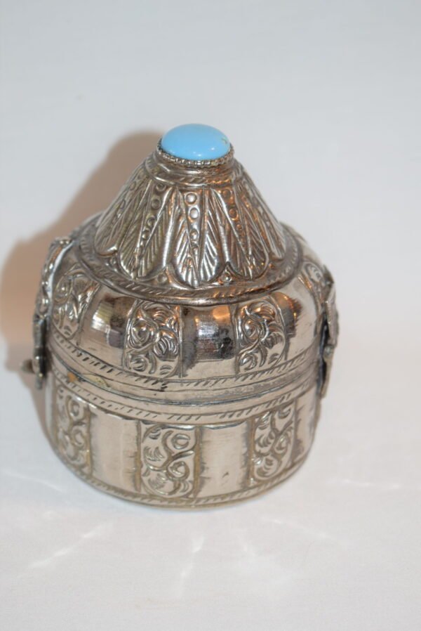 Vintage Ornate Hinged Silvertone Blue Stone Round Trinket Box - Image 2