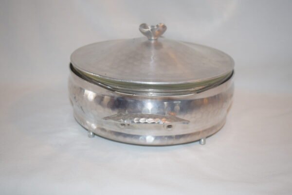 Vintage Pyrex and Hammered Aluminum Covered Casserole Dish - Image 4