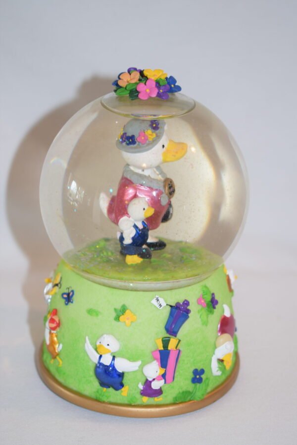 Vintage 1999 Home For The Holidays #1 Mom Musical Revolving Water Globe - Image 2