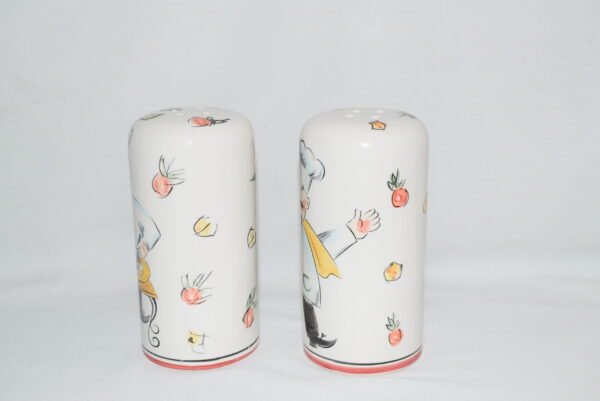 VTG Pair Large Pizza Chef Shakers With Stoppers Salt Pepper Parmesan Cheese EUC - Image 2
