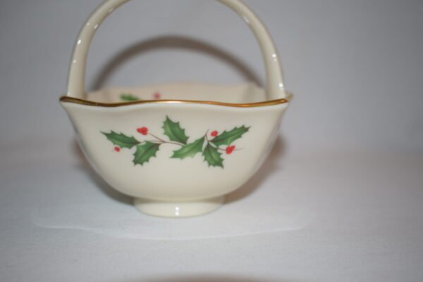 Lenox Porcelain Holiday Holly and Berries Basket with 24K Gold Trim Christmas - Image 2