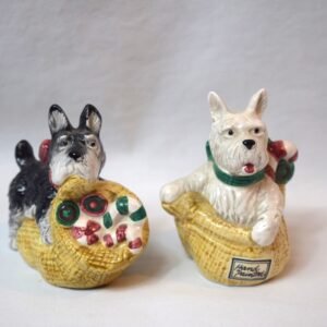 Vtg 1993 OCI Christmas  White Westie Black Scottie Salt Pepper Shaker Set