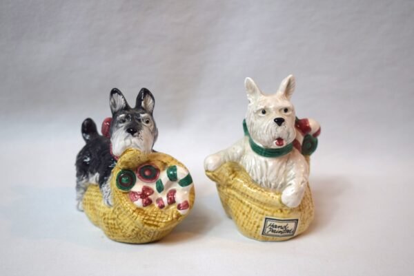 Vtg 1993 OCI Christmas  White Westie Black Scottie Salt Pepper Shaker Set