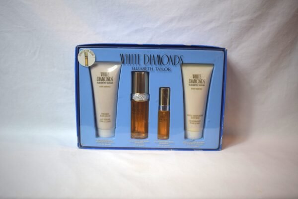 Vintage Elizabeth Taylor White Diamonds 4 Piece Gift Set Lotion Wash 2 Spray