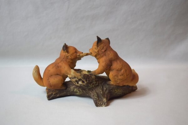 1981 Home Interiors Homco 2 Fox Cubs Playing on Log - Image 3