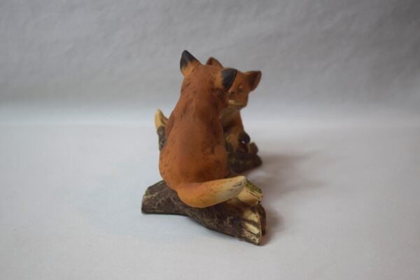 1981 Home Interiors Homco 2 Fox Cubs Playing on Log - Image 4
