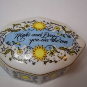 Vintage 1983 Franklin Porcelain Kate Lloyd Jones Night And Day Music Box