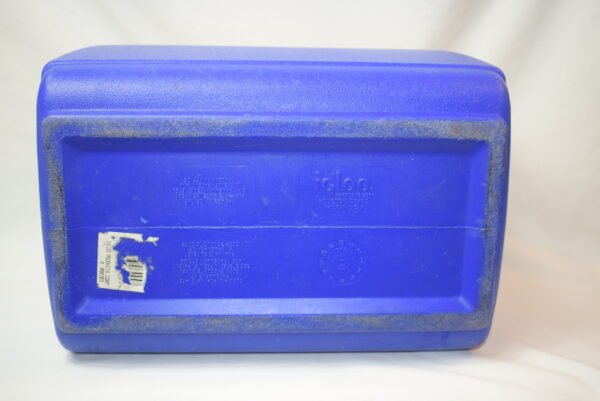 Vintage Igloo Playmate Elite Cooler Blue 16 QT Holds A Whole Case - Image 4
