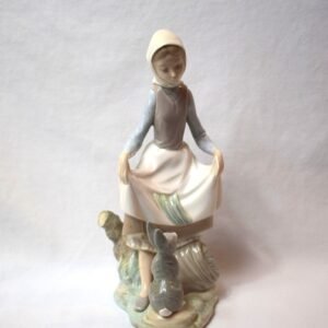 Vintage Lladro Rabbit's Food Girl Feeding Rabbit Retired #4826 Spain No Box