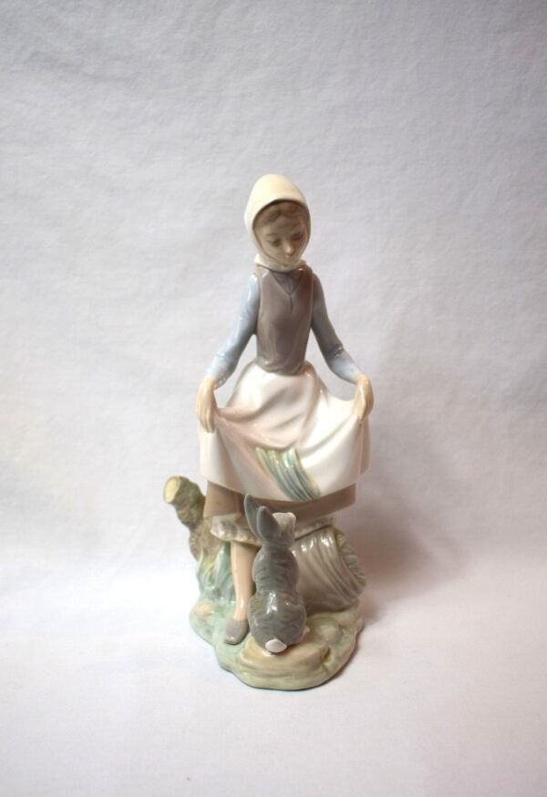 Vintage Lladro Rabbit's Food Girl Feeding Rabbit Retired #4826 Spain No Box