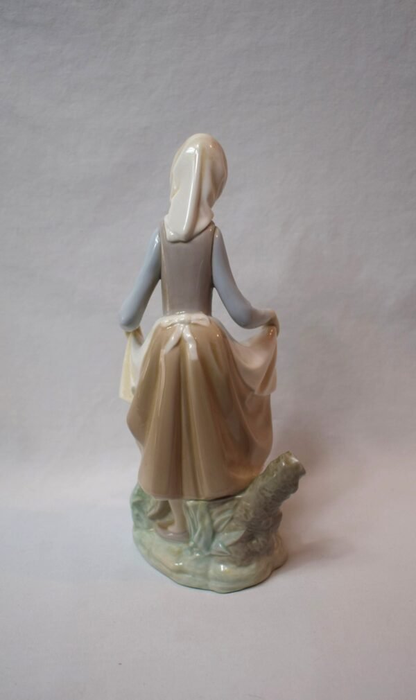 Vintage Lladro Rabbit's Food Girl Feeding Rabbit Retired #4826 Spain No Box - Image 3