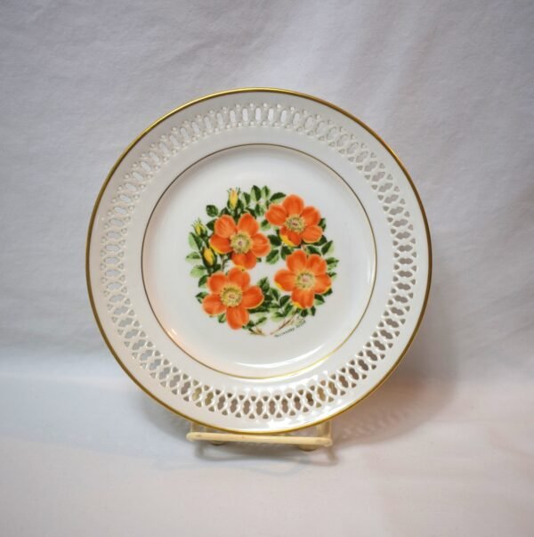 Vintage 1979 Danbury Mint 12 Roses Plate Austrian Copper Rose