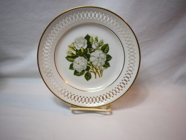 Vintage 1979 Danbury Mint 12 Roses Plate Mademoiselle Hardy Rose