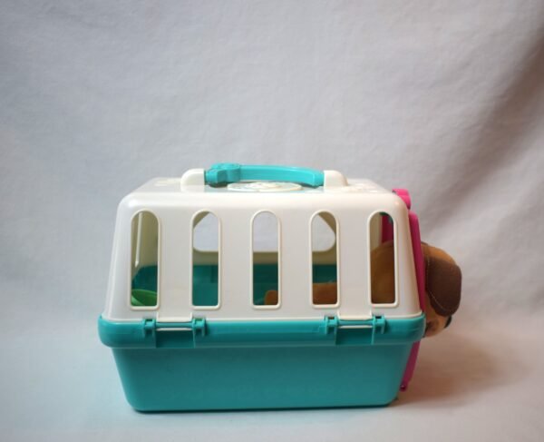 Disney Doc McStuffins Pet Vet On The Go Pet Carrier With Findo the Puppy - Image 3