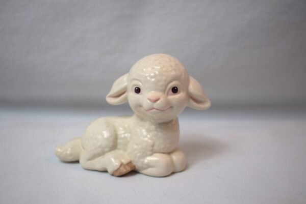 Vintage 1986 Goebel Reclining White Lamb Figurine Germany Easter Sheep