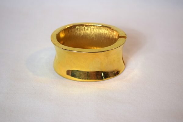 Vintage Gold Tone Wide Bangle Hinged Bracelet - Image 3