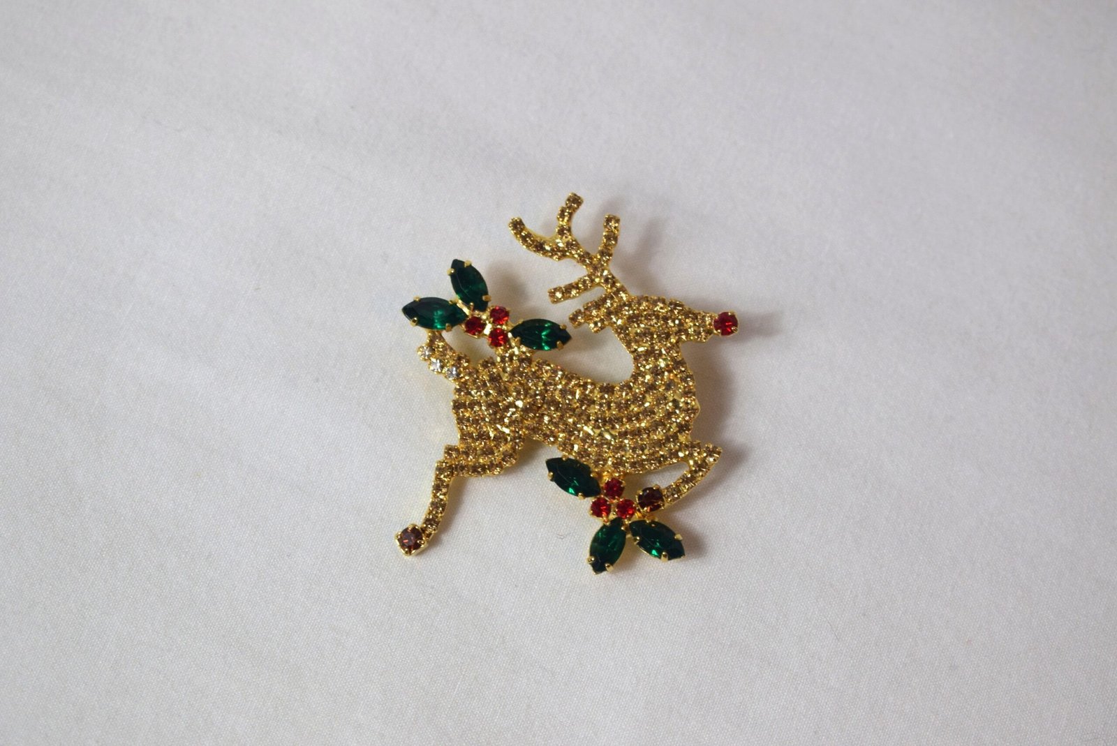 Rhinestone Reindeer Brooch Christmas Pin Vintage