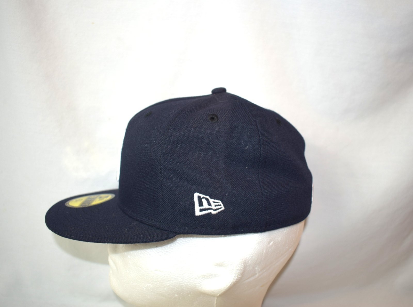 New Era New York Yankees Black Authentic Collection 59Fifty Fitted Hat - Image 2