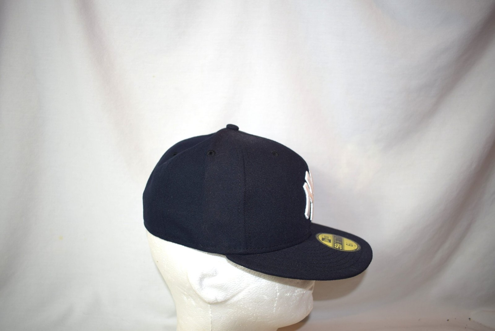 New Era New York Yankees Black Authentic Collection 59Fifty Fitted Hat - Image 4