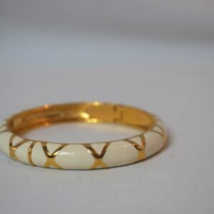 Vintage White and Goldtone Enamel Criss Cross Hinged Clamper Bangle Bracelet