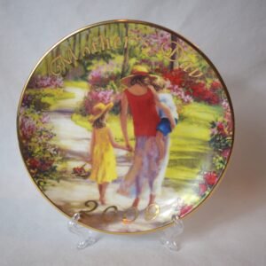 2009 Avon Walking With Loved Ones Mother's Day 5 inch Plate With Gold Trim
